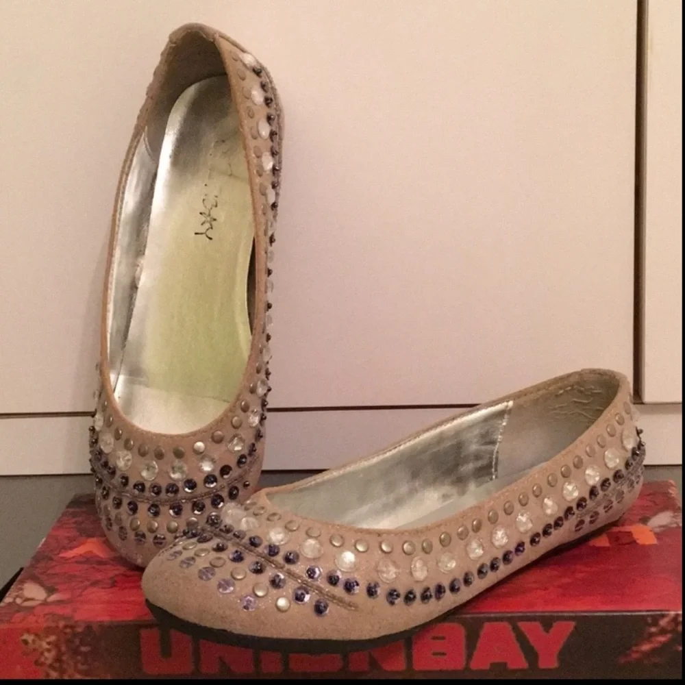 Unionbay Girls Faux Suede Sequin & Stud embellished sparkly ballet flats shoes